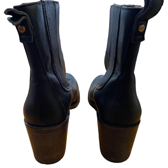 UGG BLACK LEATHER HEELED PULL ON BOOTS SZ 9.5 - Picture 4 of 8